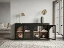 2166UO_LIFESTYLE4.webp