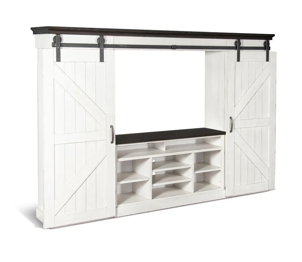 [3599EC] Carriage House Ent. Wall.webp